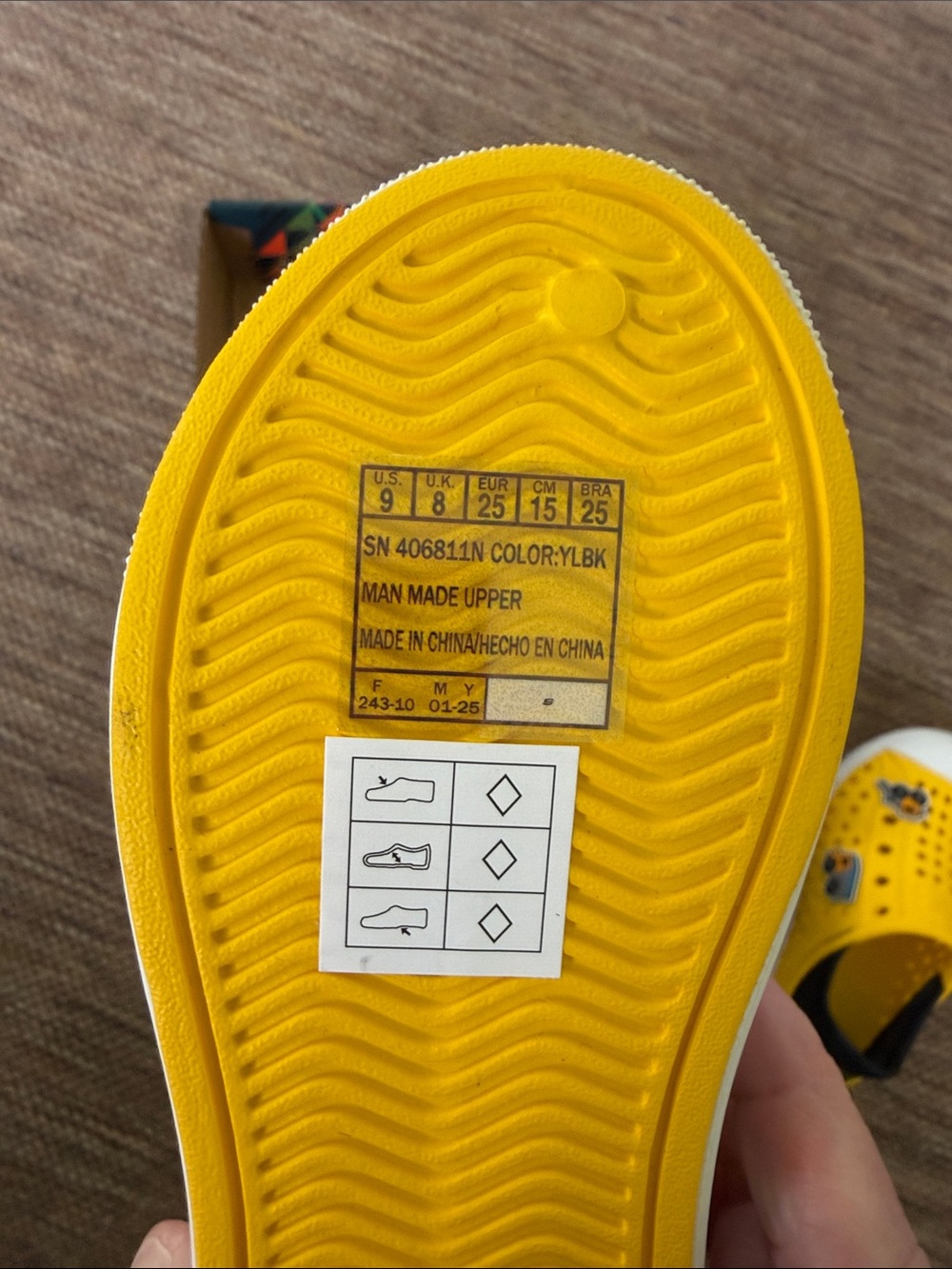 Foamies, Skechers Kids Yellow Slip-On Clog with Truck Charm, size 9 - Picture 3 of 5